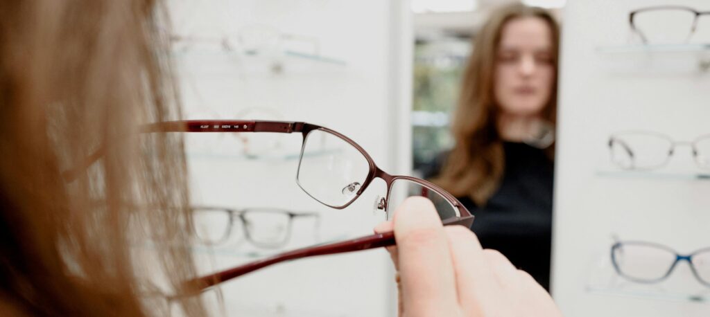 refractive surgery glasses 04